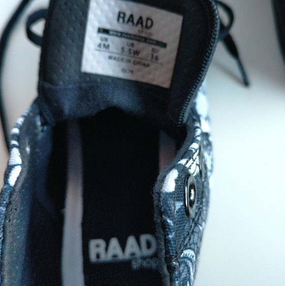 Boot - Picture 4 of 5